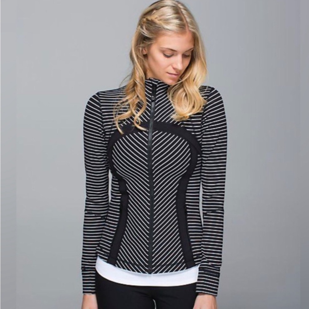 Lululemon define jacket size 4